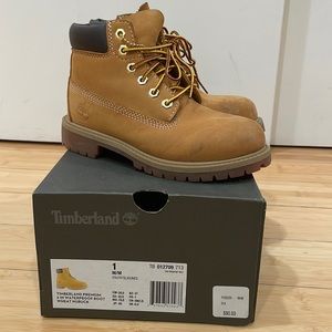 Timberland size 1y wheat